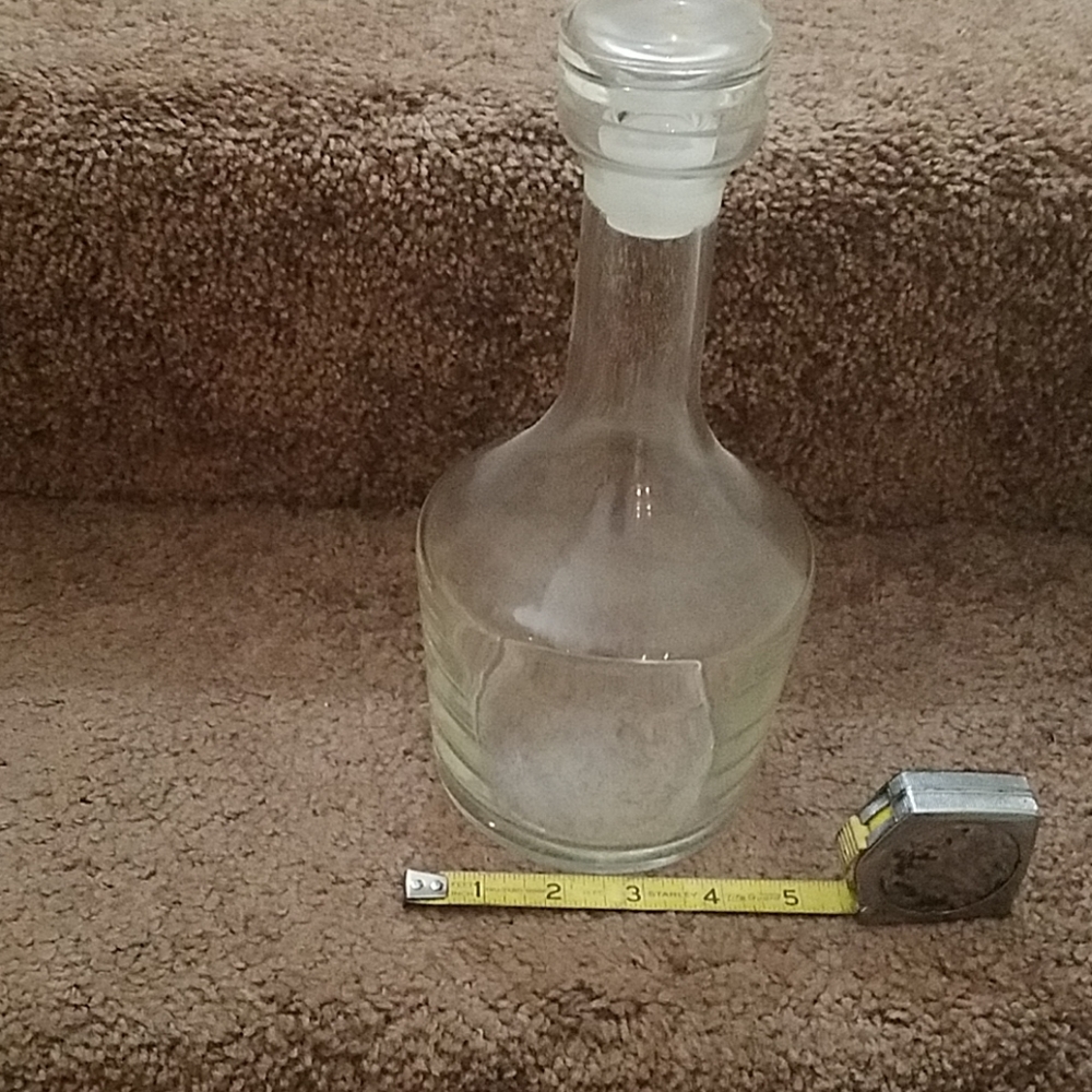Decanter, vintage, cut class